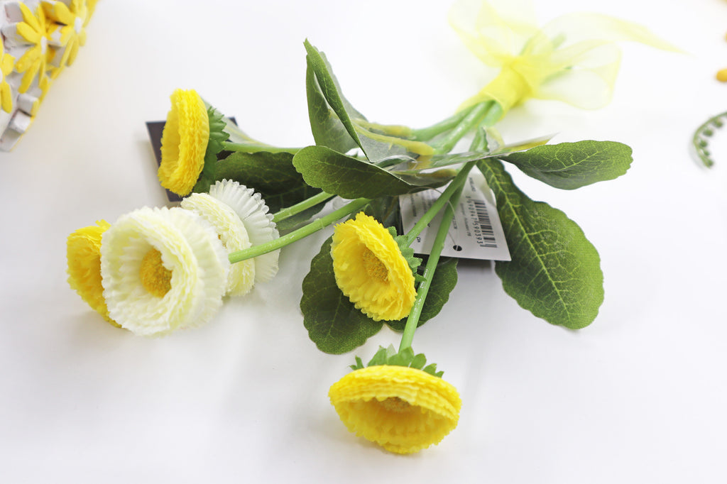 Yellow Daisy Gift Box